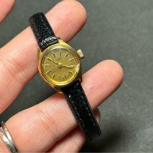 Vintage Bulova Ladies Mechanical Wind Up Watch Gold Tone Gold Dial Working